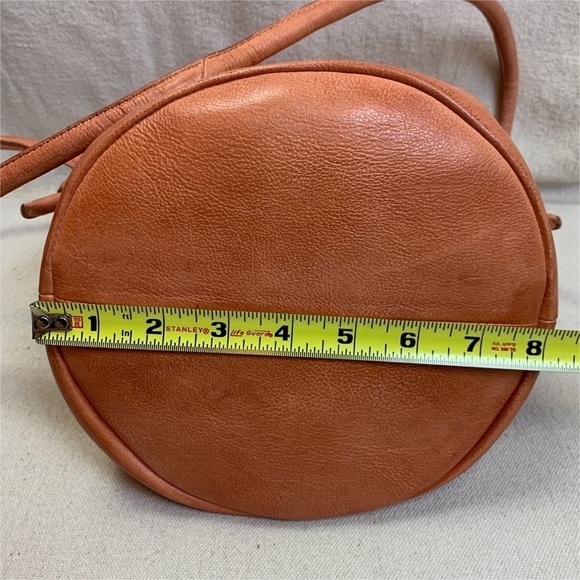 Frye Nora Knotted Leather Bucket Bag Apricot - Picture 11 of 12